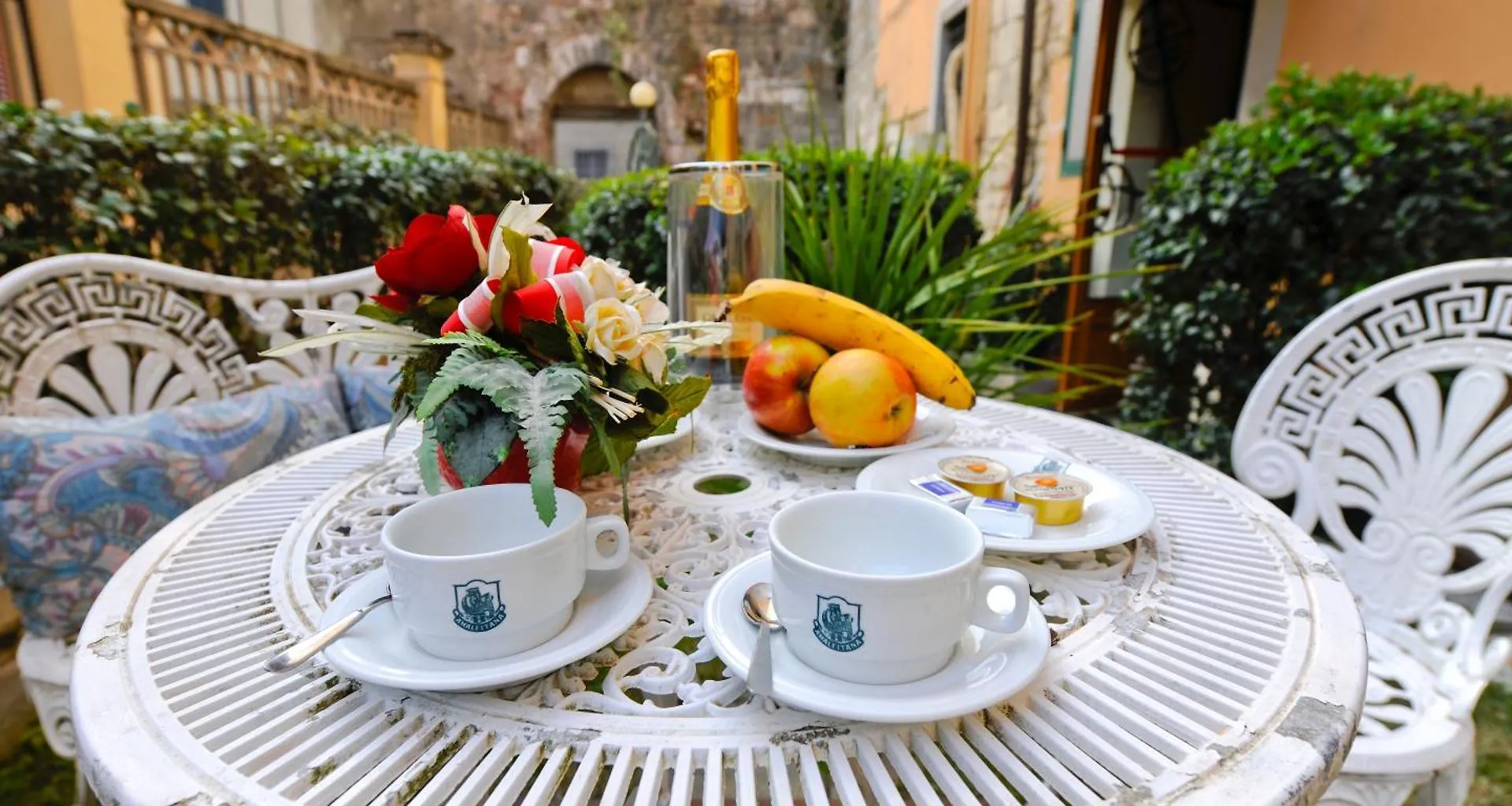 Hotel Amalfitana Pisa Italien