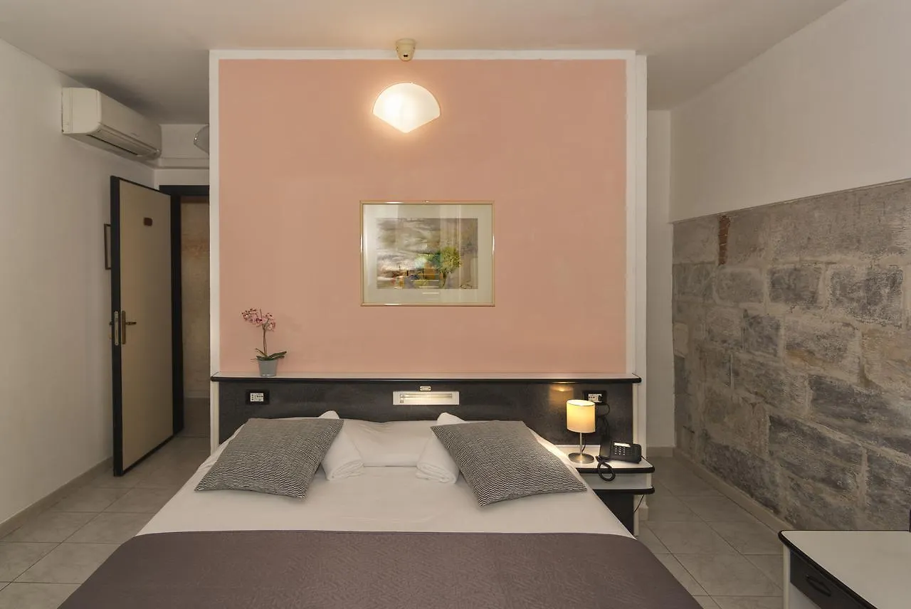 Hotel Amalfitana Pisa