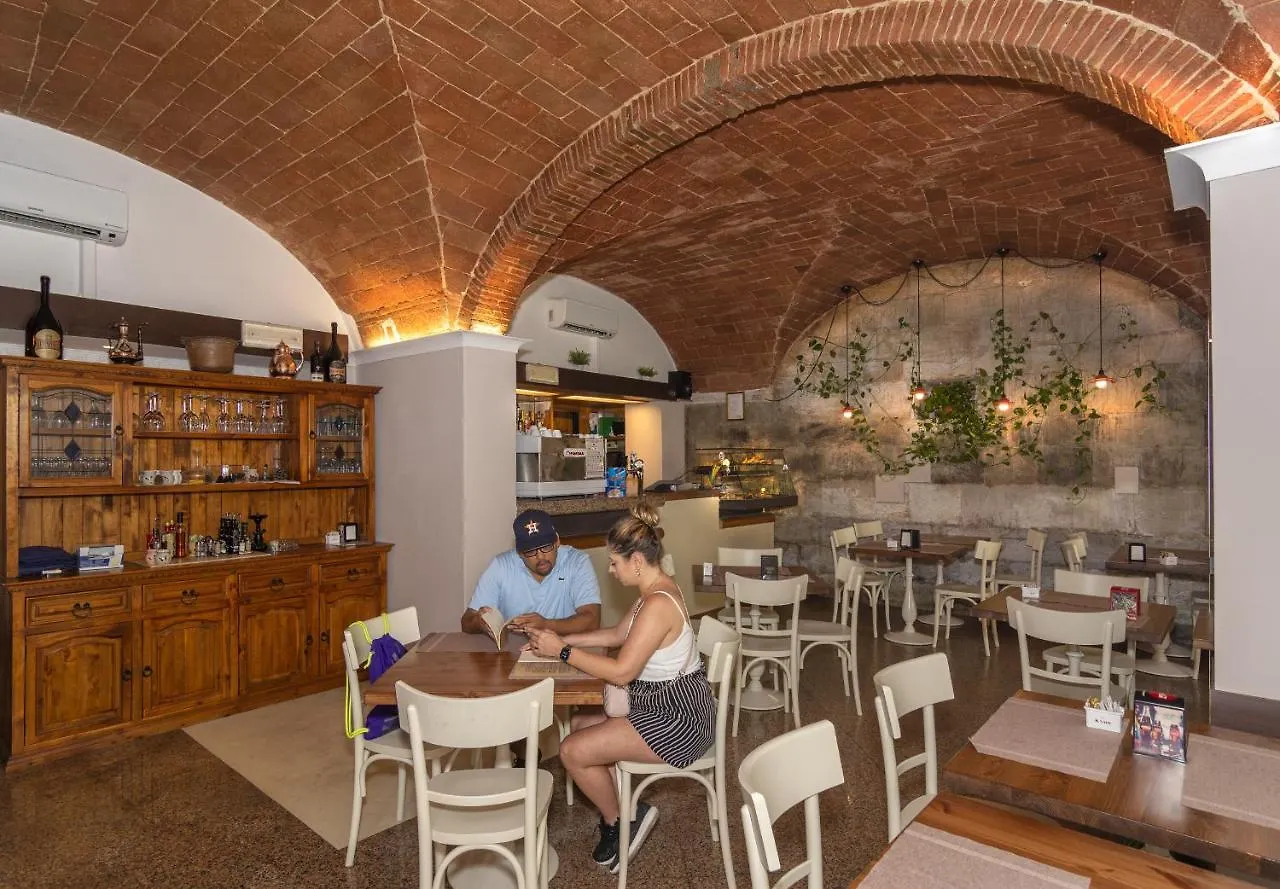 Hotel Amalfitana Pisa 2*,  Italien